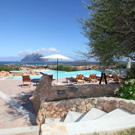 Sleeps 14 Pool Air Con Wifi Villa Olbia