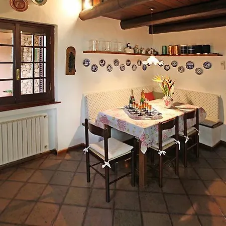 Sleeps 14 Pool Air Con Wifi