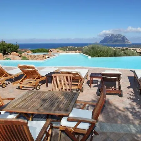 Villa Sleeps 14 Pool Air Con Wifi Olbia