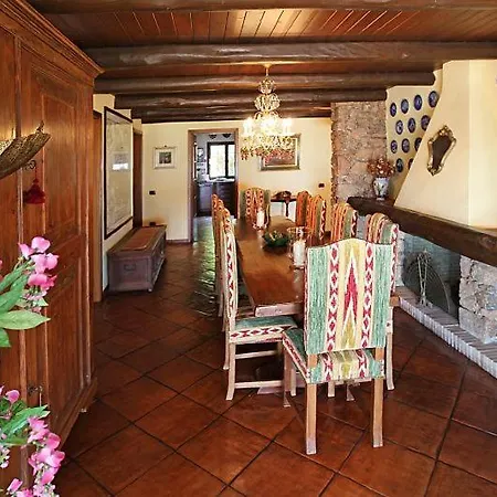Sleeps 14 Pool Air Con Wifi