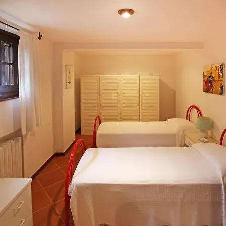 Villa Sleeps 14 Pool Air Con Wifi *