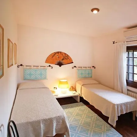 빌라 Sleeps 14 Pool Air Con Wifi 올비아